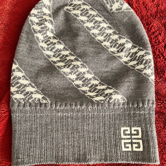 ❄️❄️GIVENCHY chain logo beanie.UNISEX - Picture 3 of 4